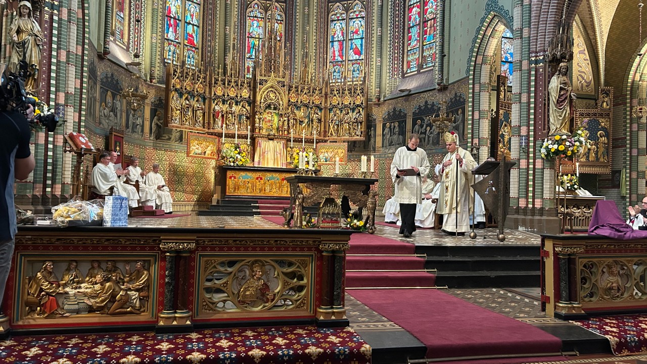 Bisschopswijding in Groningen